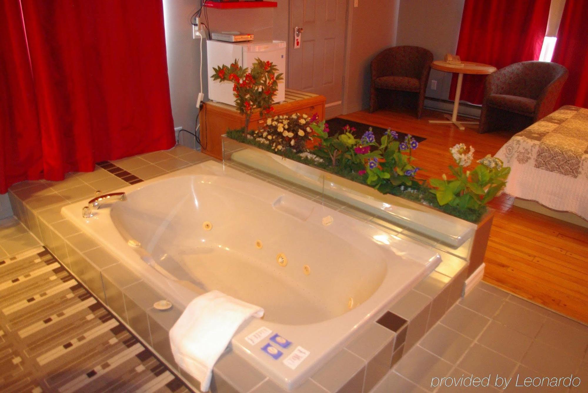 Hotel Motel Le Regent Квебек Экстерьер фото